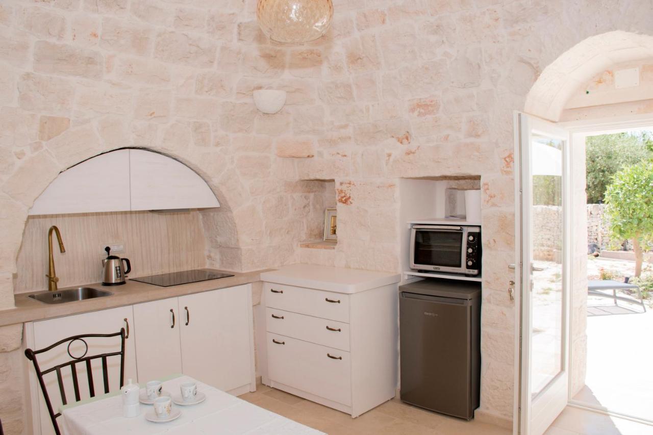 Trullo Cinquenoci Suite Locorotondo Exterior photo