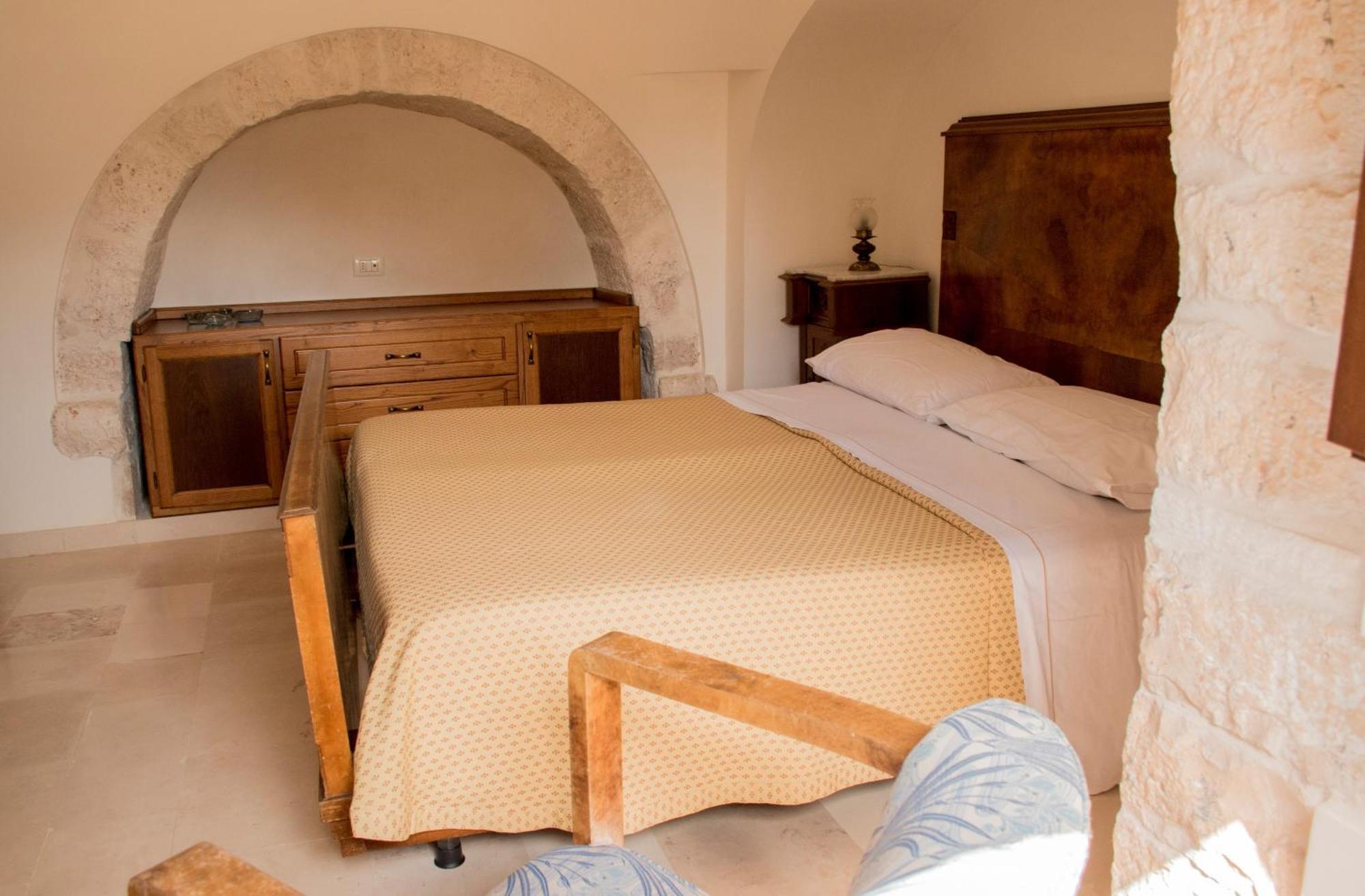 Trullo Cinquenoci Suite Locorotondo Exterior photo